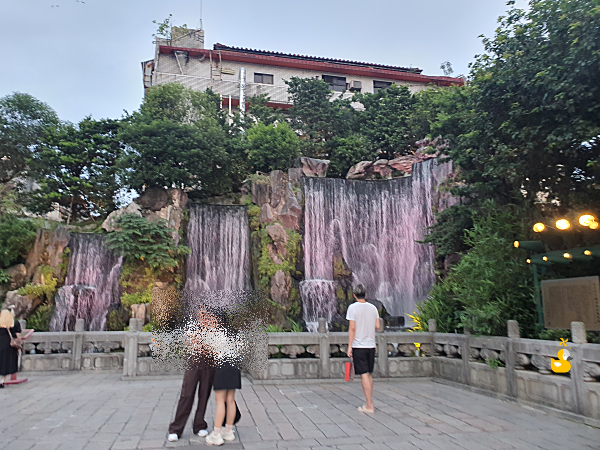 용산사 폭포