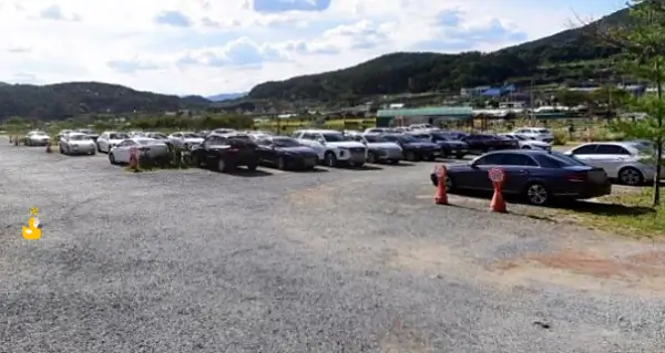 아홉산숲 야외 주차장 사진