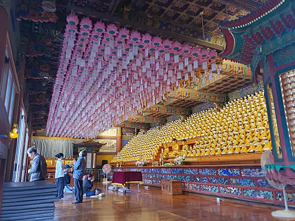 천불상이 있는 비로전