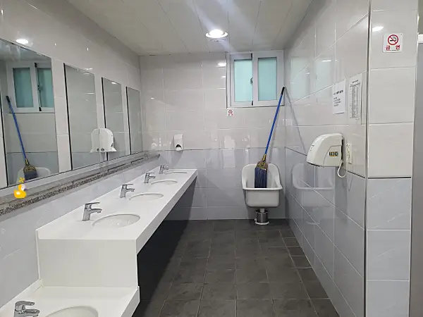 직지사 공중화장실 여자화장실 내부