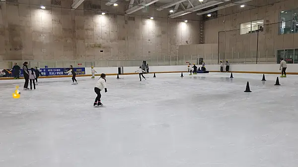 피겨 수강 중인 학생들