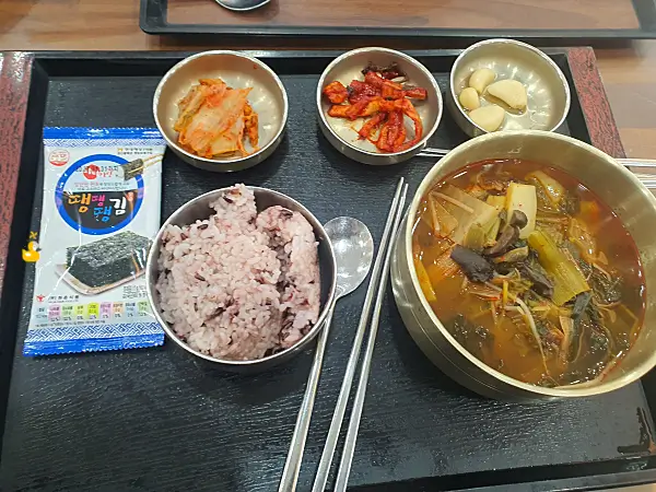 건천휴게소 서울방향 푸드코트에서 판매하는 능이소고기국밥