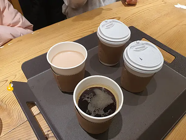 홍천 모둘자리에서 마신 핫초코와 아메리카노