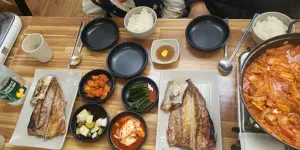 홍천 서석면 이모네식당 생선구이와 돼지 두루치기