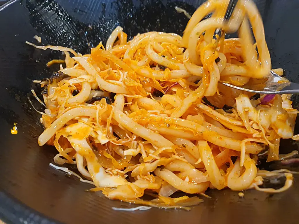 쑝쑝돈까스 비빔우동 비빈 모습